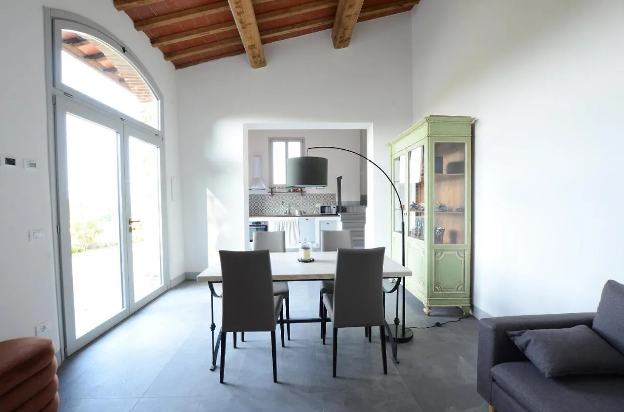 Podere Di Montecchio 피렌체 아파트